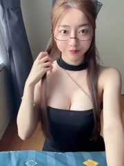 s型身材小姐姐