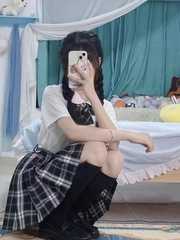 瘦底舌吻嫩妹